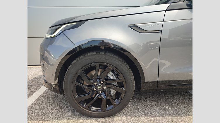 2024 Approved/Jazdené Land Rover Discovery Eiger Grey 4x4 3.0 I6 D300 MHEV Dynamic SE AWD A/T 5 2