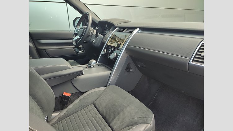 2024 Approved/Jazdené Land Rover Discovery Eiger Grey 4x4 3.0 I6 D300 MHEV Dynamic SE AWD A/T 5 2
