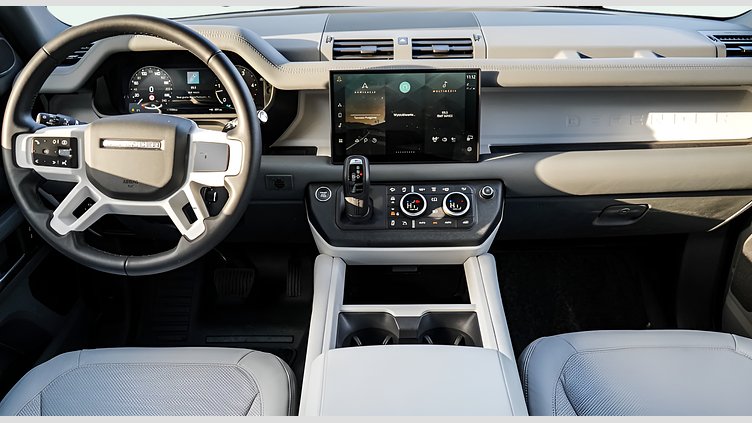 2024 Approved Land Rover Defender 110 Silicon Silver 3.0D I6 300KM AWD Auto D300 X-Dynamic HSE