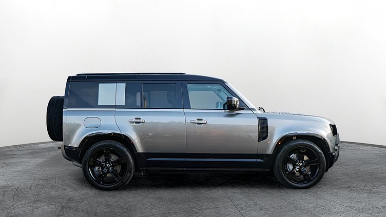 2024 Approved Land Rover Defender 110 Silicon Silver 3.0D I6 300KM AWD Auto D300 X-Dynamic HSE