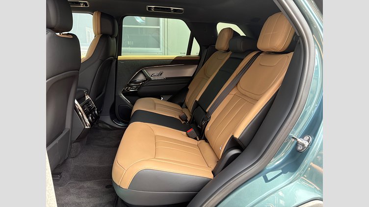 2024 認定中古車 Land Rover Range Rover Sport ジオラグリーン P550eプラグインハイブリッド（ガソリン） スタンダードホイールベース Dynamic SE