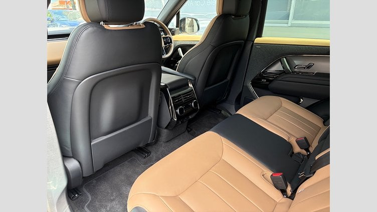 2024 認定中古車 Land Rover Range Rover Sport ジオラグリーン P550eプラグインハイブリッド（ガソリン） スタンダードホイールベース Dynamic SE