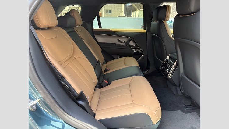 2024 認定中古車 Land Rover Range Rover Sport ジオラグリーン P550eプラグインハイブリッド（ガソリン） スタンダードホイールベース Dynamic SE