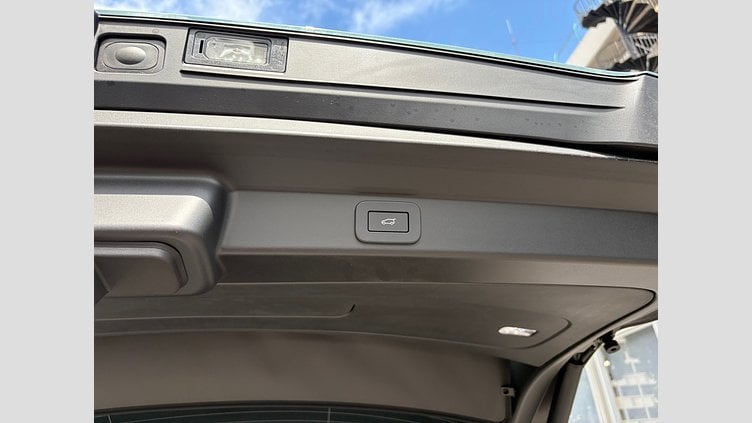 2024 認定中古車 Land Rover Range Rover Sport ジオラグリーン P550eプラグインハイブリッド（ガソリン） スタンダードホイールベース Dynamic SE