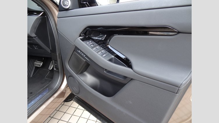 2024 認定中古車 Land Rover Range Rover Evoque コリンシアンブロンズ D200マイルドハイブリッド（ディーゼル） スタンダードホイールベース DYNAMIC SE