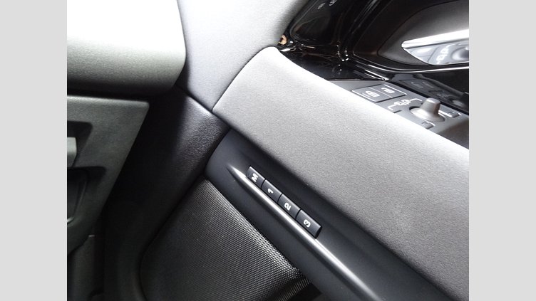 2024 認定中古車 Land Rover Range Rover Evoque コリンシアンブロンズ D200マイルドハイブリッド（ディーゼル） スタンダードホイールベース DYNAMIC SE