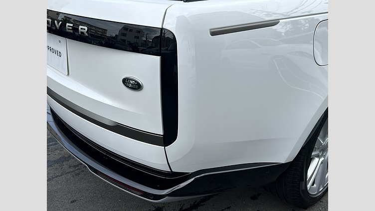 2023 認定中古車 Land Rover Range Rover オストゥーニパールホワイト（お取り扱いの有無については正規ディーラーにお問い合わせください） D300 AWD MHEV（AT） スタンダードホイールベース Autobiography