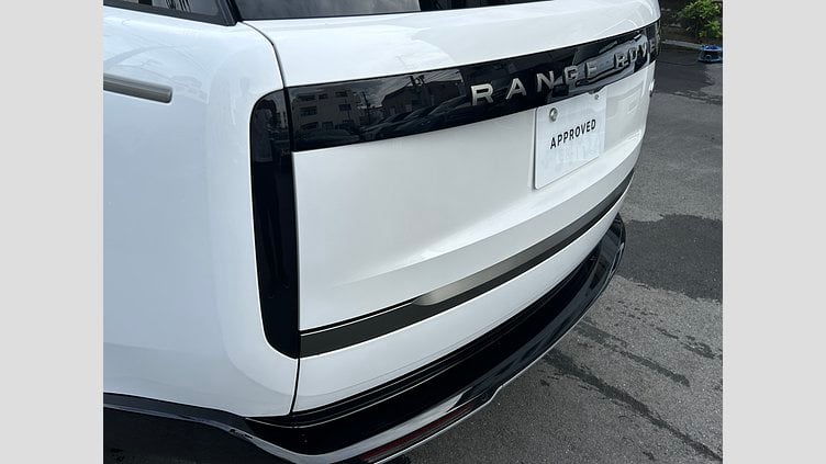 2023 認定中古車 Land Rover Range Rover オストゥーニパールホワイト（お取り扱いの有無については正規ディーラーにお問い合わせください） D300 AWD MHEV（AT） スタンダードホイールベース Autobiography
