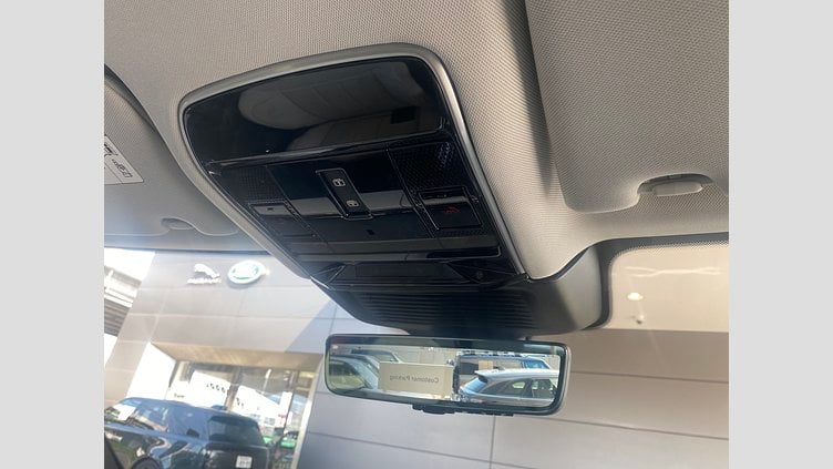 2024 認定中古車 Land Rover Range Rover Sport オストゥーニパールホワイト P550eプラグインハイブリッド（ガソリン） スタンダードホイールベース Dynamic SE
