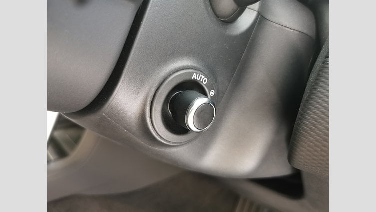 2024 認定中古車 Land Rover Discovery Sport カルパチアングレイ D200マイルドハイブリッド（ディーゼル） 標準ホイール DYNAMIC SE