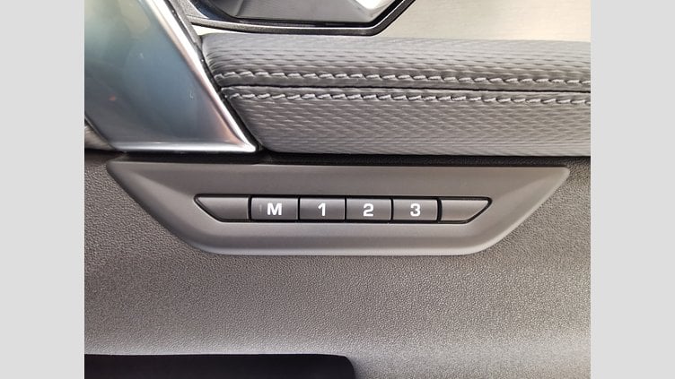 2024 認定中古車 Land Rover Discovery Sport カルパチアングレイ D200マイルドハイブリッド（ディーゼル） 標準ホイール DYNAMIC SE