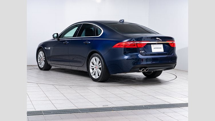 2016 認定中古車 Jaguar XF Loire Blue 204DT プレステージ