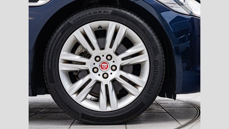 2016 認定中古車 Jaguar XF Loire Blue 204DT プレステージ