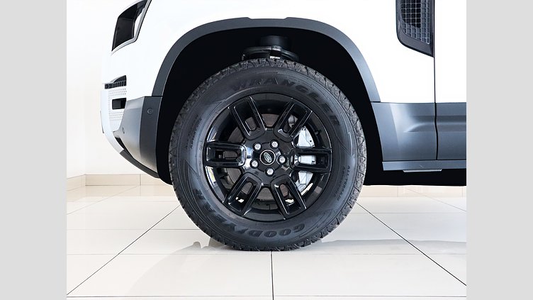 2024 Approved Land Rover Defender 110 Yulong White AWD D300 SE