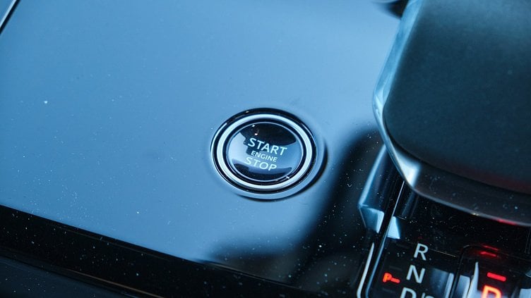 2025 Approved Land Rover Range Rover Sport Ostuni Pear White P460e Dynamic HSE