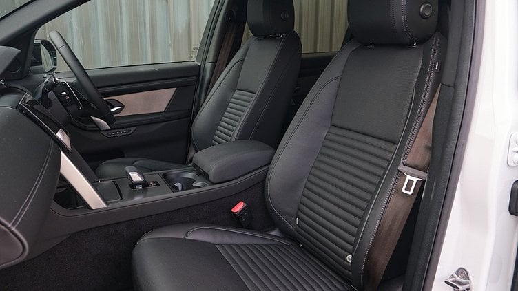 2025 Approved Land Rover Discovery Sport Fuji White P250 Dynamic SE