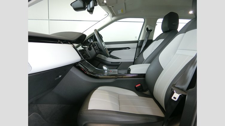 2024 認定中古車 Land Rover Range Rover Evoque トライベッカブルー D200マイルドハイブリッド（ディーゼル） スタンダードホイールベース DYNAMIC SE