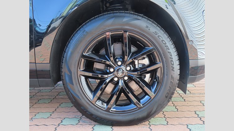 2024 認定中古車 Land Rover Range Rover Evoque サントリーニブラック D200マイルドハイブリッド（ディーゼル） Standard Wheelbase S