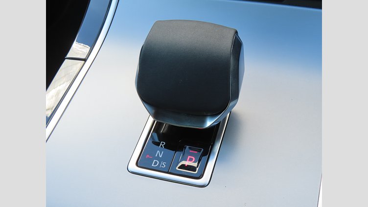 2024 認定中古車 Land Rover Range Rover Evoque サントリーニブラック D200マイルドハイブリッド（ディーゼル） Standard Wheelbase S