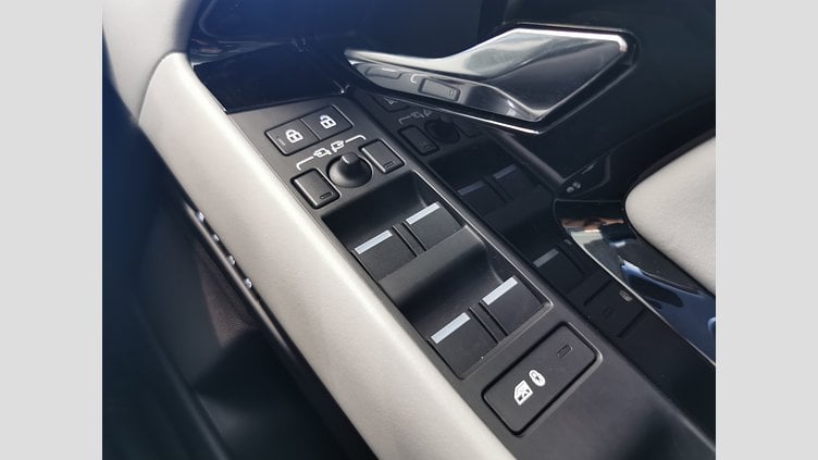 2023 認定中古車 Land Rover Range Rover Evoque カルパチアングレイ P300eプラグインハイブリッド（ガソリン） スタンダードホイールベース DYNAMIC HSE