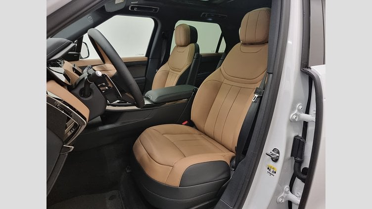 2025 Nova vozila Land Rover Range Rover Sport Fuji White D300 AWD AUTOMATIC MHEV  OBSIDIAN BLACK