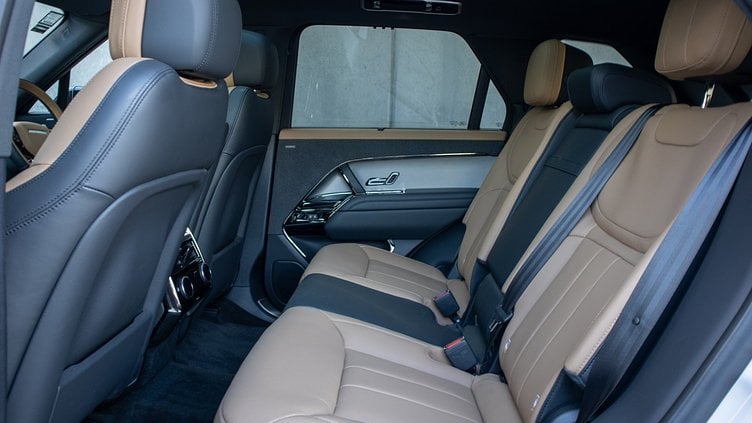 2023 Approved Land Rover Range Rover Sport Fuji White D350 Dynamic HSE