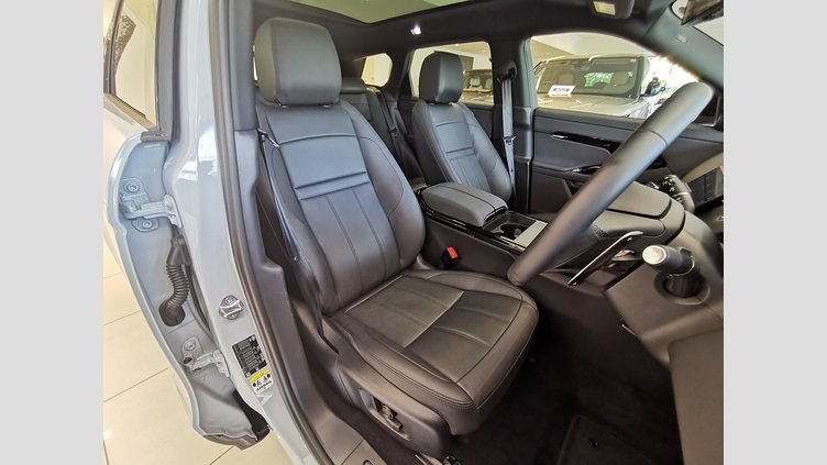 2024 認定中古車 Land Rover Range Rover Evoque アロイオスグレイ D200マイルドハイブリッド（ディーゼル） スタンダードホイールベース S