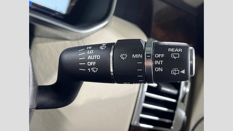 2019 認定中古車 Land Rover Range Rover ユーロンホワイト 3.0リッターTDV6ディーゼル（258 PS） スタンダードホイールベース VOGUE