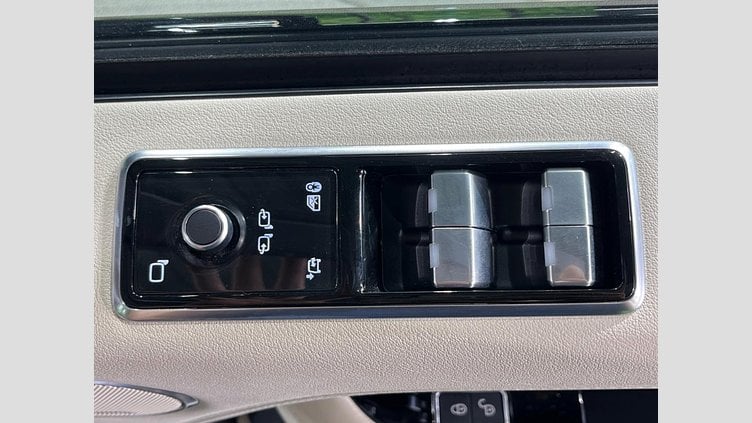 2019 認定中古車 Land Rover Range Rover ユーロンホワイト 3.0リッターTDV6ディーゼル（258 PS） スタンダードホイールベース VOGUE