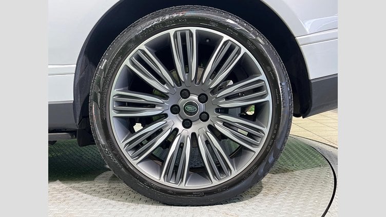 2019 認定中古車 Land Rover Range Rover ユーロンホワイト 3.0リッターTDV6ディーゼル（258 PS） スタンダードホイールベース VOGUE