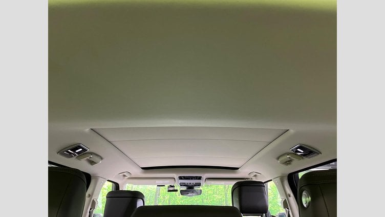 2019 認定中古車 Land Rover Range Rover ユーロンホワイト 3.0リッターTDV6ディーゼル（258 PS） スタンダードホイールベース VOGUE