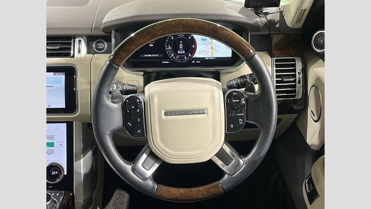 2019 認定中古車 Land Rover Range Rover ユーロンホワイト 3.0リッターTDV6ディーゼル（258 PS） スタンダードホイールベース VOGUE