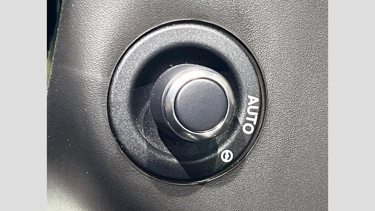 2019 認定中古車 Land Rover Range Rover ユーロンホワイト 3.0リッターTDV6ディーゼル（258 PS） スタンダードホイールベース VOGUE