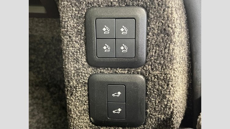 2019 認定中古車 Land Rover Range Rover ユーロンホワイト 3.0リッターTDV6ディーゼル（258 PS） スタンダードホイールベース VOGUE