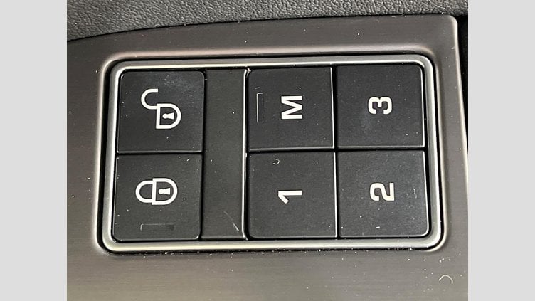 2018 認定中古車 Land Rover Range Rover Sport Yulong White 3.0 V6 Dsl Mono Turbo Std Flow SE