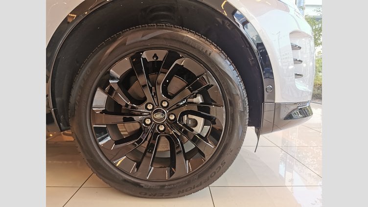 2023 認定中古車 Land Rover Discovery Sport ハクバシルバー D200マイルドハイブリッド（ディーゼル） 標準ホイール DYNAMIC SE