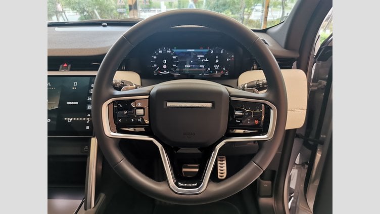 2023 認定中古車 Land Rover Discovery Sport ハクバシルバー D200マイルドハイブリッド（ディーゼル） 標準ホイール DYNAMIC SE