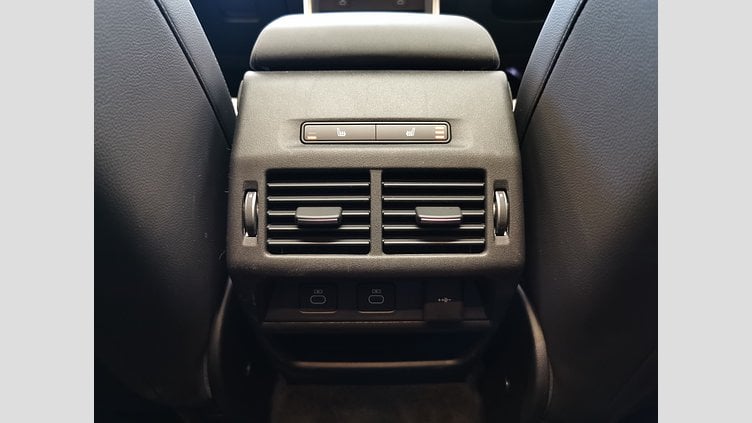 2023 認定中古車 Land Rover Discovery Sport ハクバシルバー D200マイルドハイブリッド（ディーゼル） 標準ホイール DYNAMIC SE