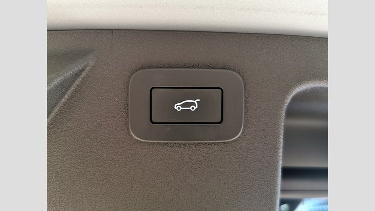 2023 認定中古車 Land Rover Discovery Sport ハクバシルバー D200マイルドハイブリッド（ディーゼル） 標準ホイール DYNAMIC SE