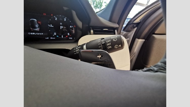 2023 認定中古車 Land Rover Discovery Sport ハクバシルバー D200マイルドハイブリッド（ディーゼル） 標準ホイール DYNAMIC SE