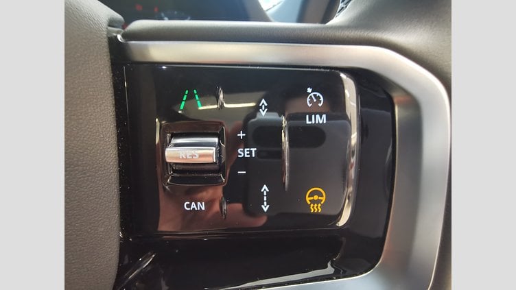 2023 認定中古車 Land Rover Discovery Sport ハクバシルバー D200マイルドハイブリッド（ディーゼル） 標準ホイール DYNAMIC SE