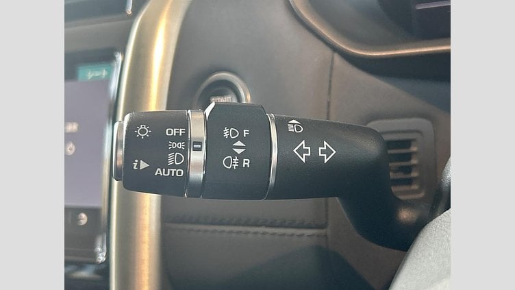2018 認定中古車 Land Rover Discovery Indus Silver 3.0 litre V6 Supercharged Petrol HSE