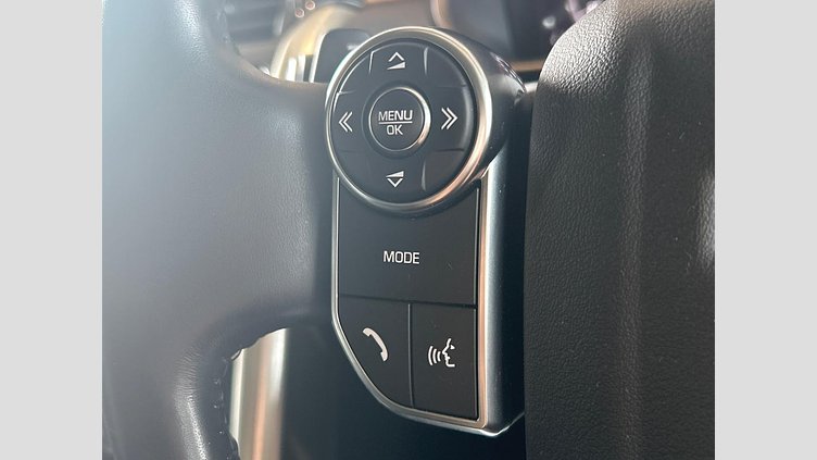 2018 認定中古車 Land Rover Discovery Indus Silver 3.0 litre V6 Supercharged Petrol HSE