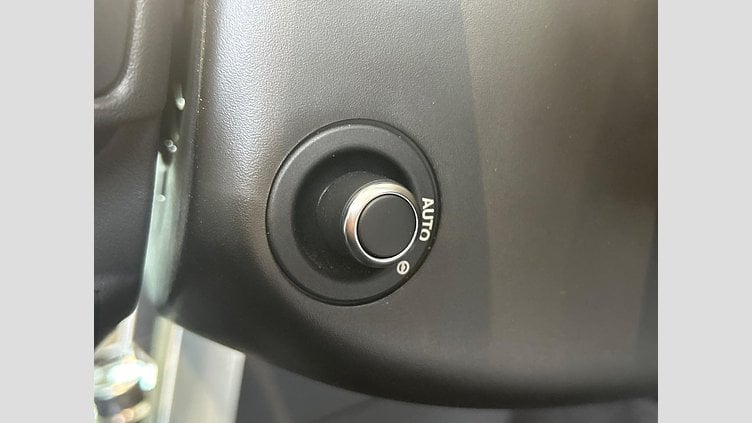 2018 認定中古車 Land Rover Discovery Indus Silver 3.0 litre V6 Supercharged Petrol HSE