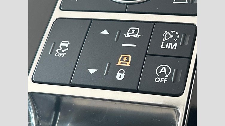 2018 認定中古車 Land Rover Discovery Indus Silver 3.0 litre V6 Supercharged Petrol HSE