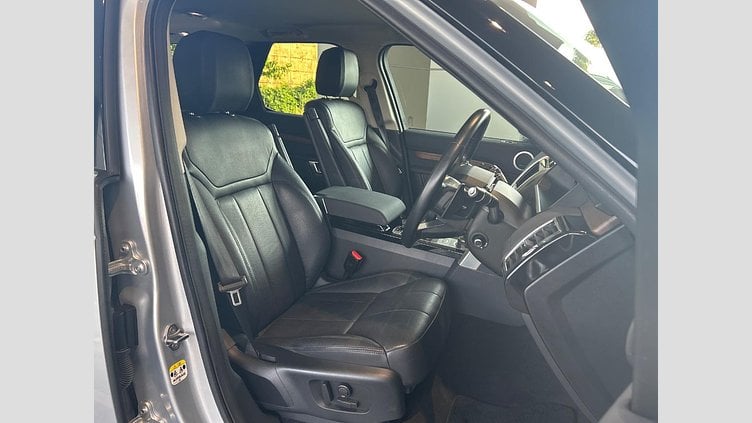 2018 認定中古車 Land Rover Discovery Indus Silver 3.0 litre V6 Supercharged Petrol HSE