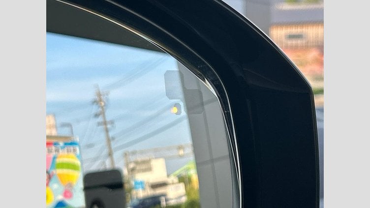 2018 認定中古車 Land Rover Discovery Indus Silver 3.0 litre V6 Supercharged Petrol HSE