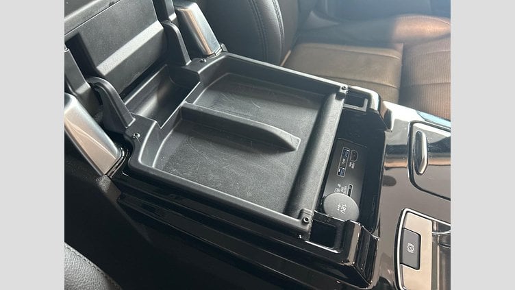 2018 認定中古車 Land Rover Discovery Indus Silver 3.0 litre V6 Supercharged Petrol HSE