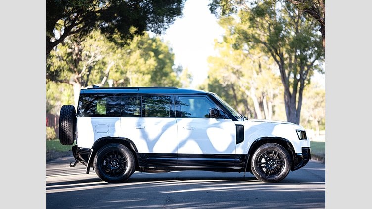 2022 Approved Land Rover Defender 110 Fuji White 4x4 - Auto D300 HSE X-Dynamic