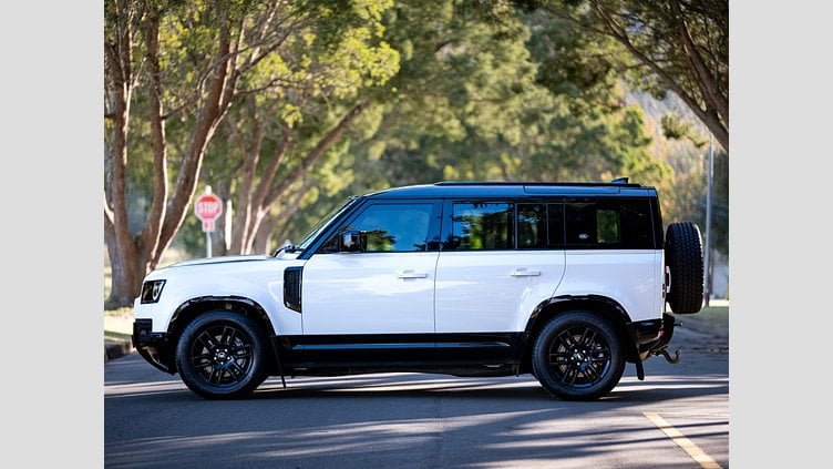 2022 Approved Land Rover Defender 110 Fuji White 4x4 - Auto D300 HSE X-Dynamic